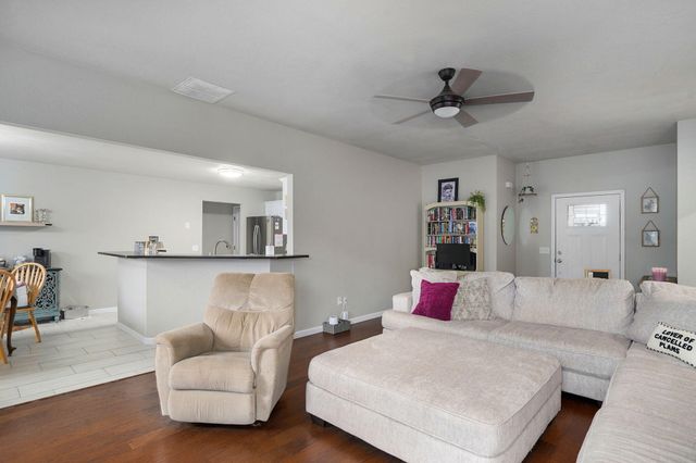 5423 Basswood Court W, Springfield, MO 65802