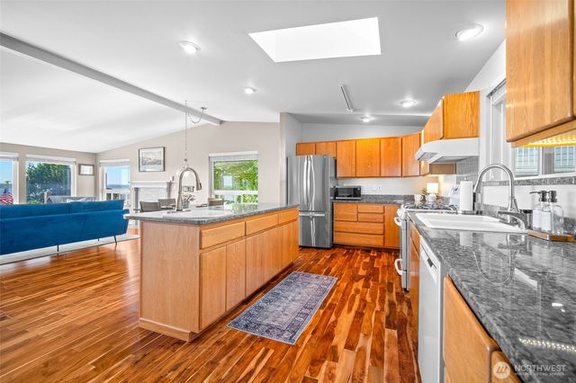 8037 Chinook Way, Blaine, WA 98230