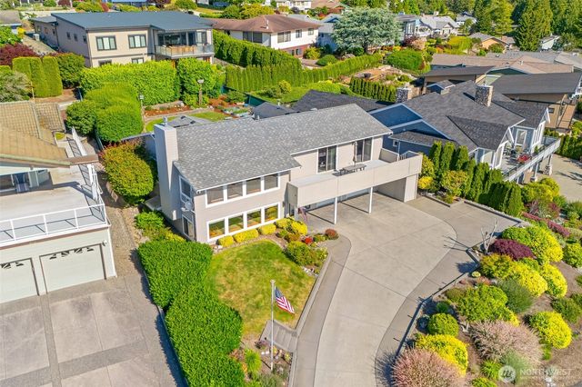 8037 Chinook Way, Blaine, WA 98230