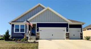 819 Bridgeshire Drive, Raymore, MO 64083
