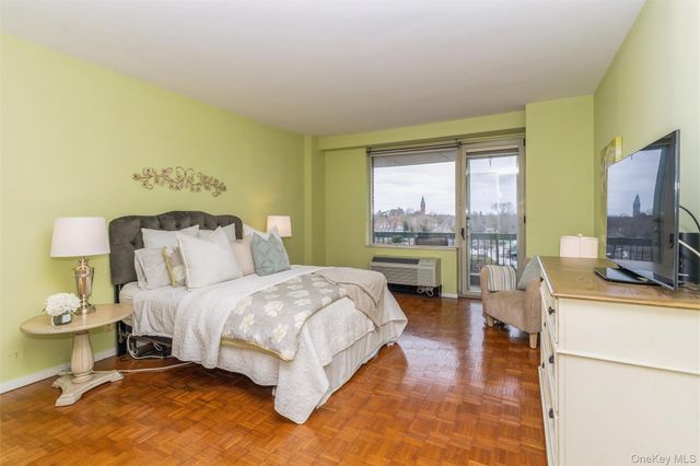 111 Cherry Valley Avenue 707, Garden City, NY 11530