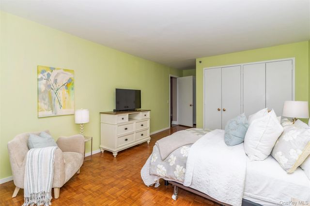 111 Cherry Valley Avenue 707, Garden City, NY 11530