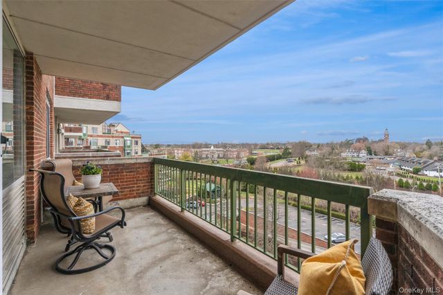 111 Cherry Valley Avenue 707, Garden City, NY 11530