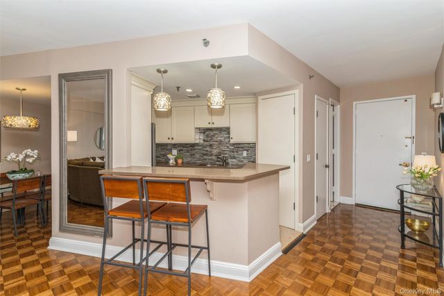 111 Cherry Valley Avenue 707, Garden City, NY 11530