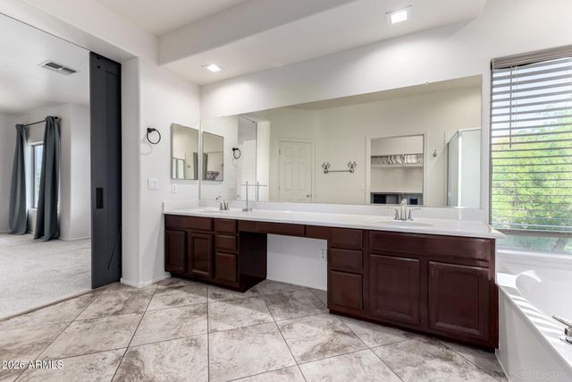 6251 S MOCCASIN Trail, Gilbert, AZ 85298