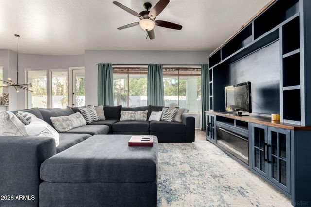 6251 S MOCCASIN Trail, Gilbert, AZ 85298