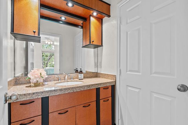 18984 Harbor Side Boulevard, Montgomery, TX 77356