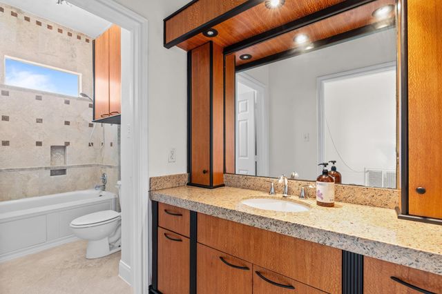 18984 Harbor Side Boulevard, Montgomery, TX 77356