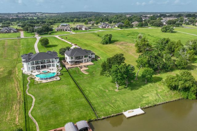 18984 Harbor Side Boulevard, Montgomery, TX 77356
