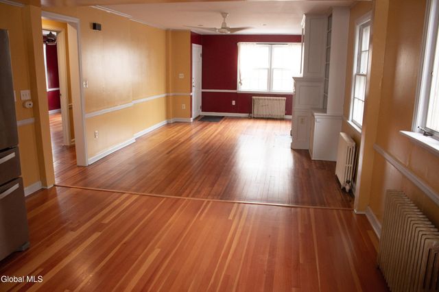 1072 University Place, Schenectady, NY 12308