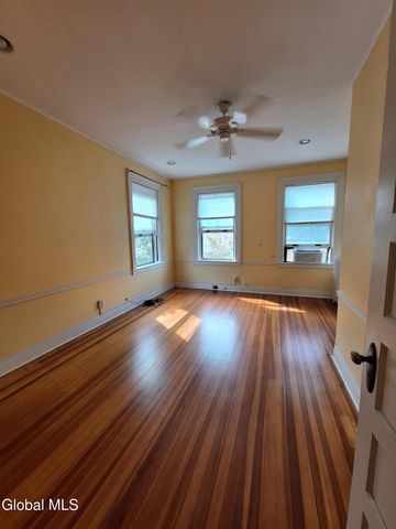 1072 University Place, Schenectady, NY 12308