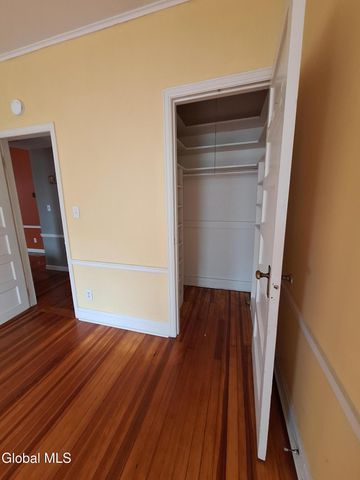 1072 University Place, Schenectady, NY 12308