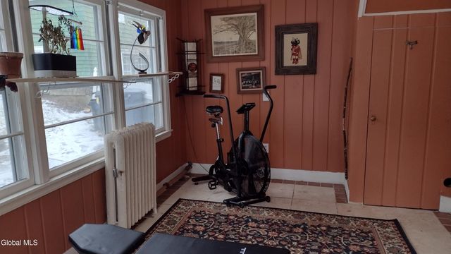 1072 University Place, Schenectady, NY 12308