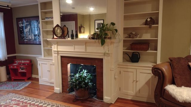 1072 University Place, Schenectady, NY 12308