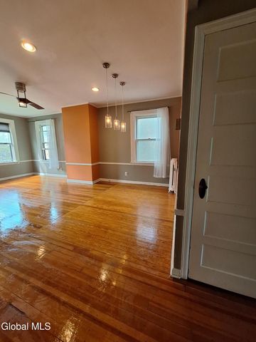 1072 University Place, Schenectady, NY 12308