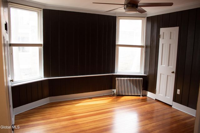 1072 University Place, Schenectady, NY 12308