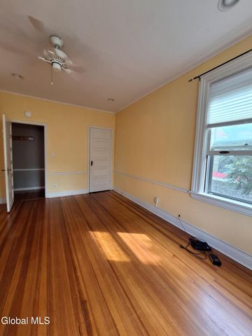 1072 University Place, Schenectady, NY 12308