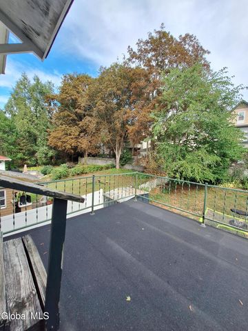 1072 University Place, Schenectady, NY 12308