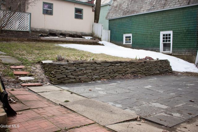 1072 University Place, Schenectady, NY 12308