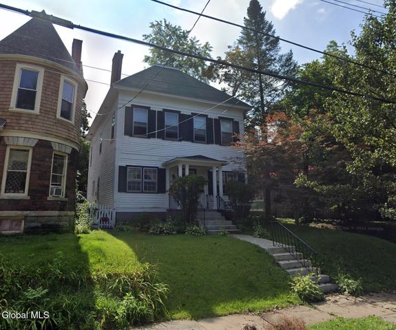 1072 University Place, Schenectady, NY 12308