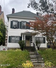 1072 University Place, Schenectady, NY 12308