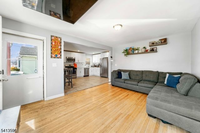 925 Essex Ave, Linden City, NJ 07036