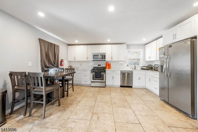 925 Essex Ave, Linden City, NJ 07036