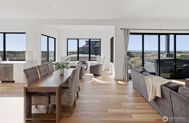 1409 S Cohasset Crest, Westport, WA 98595