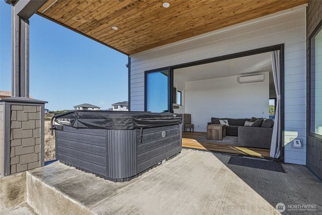 1409 S Cohasset Crest, Westport, WA 98595