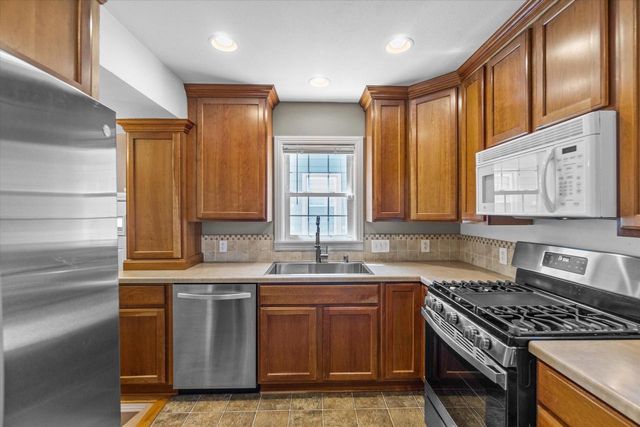 3229 N 90th STREET, Milwaukee, WI 53222