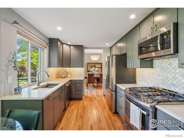 8009 James Court, Niwot, CO 80503