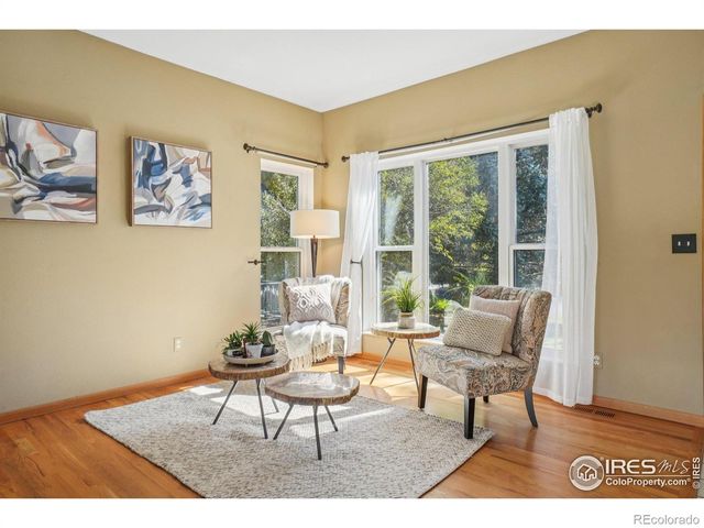 8009 James Court, Niwot, CO 80503