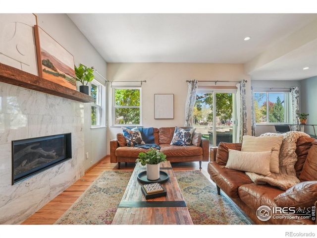 8009 James Court, Niwot, CO 80503