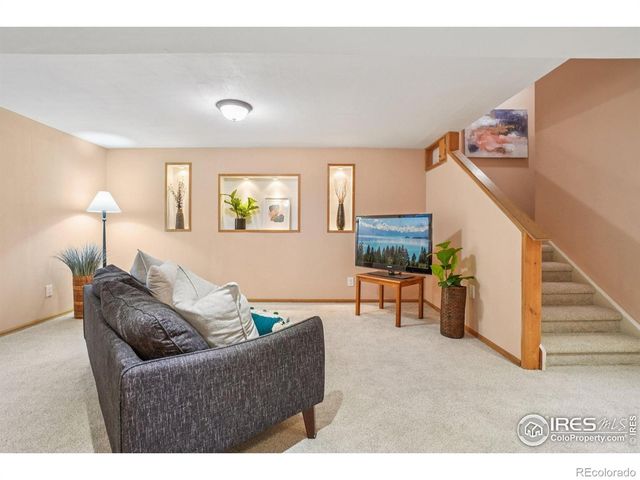 8009 James Court, Niwot, CO 80503