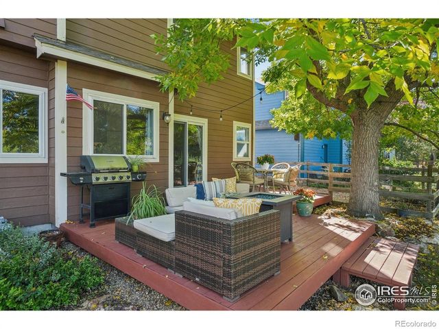 8009 James Court, Niwot, CO 80503