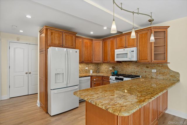 188 Beach 101st Street 1B, Rockaway Park, NY 11694