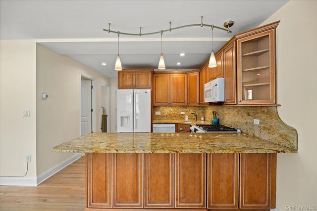 188 Beach 101st Street 1B, Rockaway Park, NY 11694