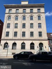 225 ARCH STREET, Philadelphia, PA 19106