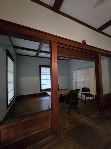 425 S Main St., Longview, TX 75601