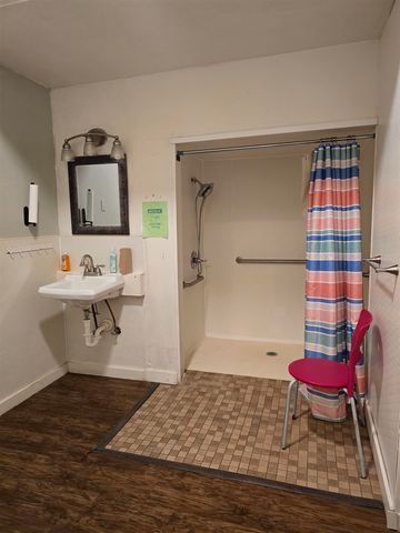 425 S Main St., Longview, TX 75601