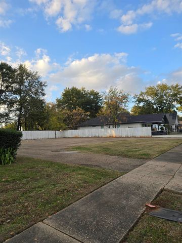 425 S Main St., Longview, TX 75601