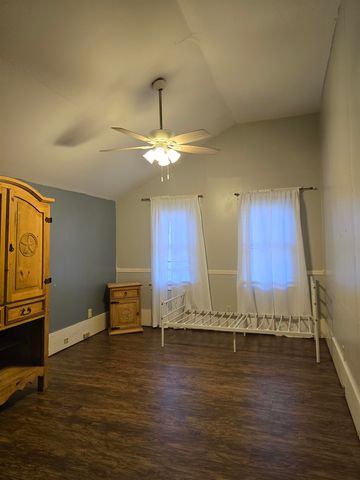 425 S Main St., Longview, TX 75601