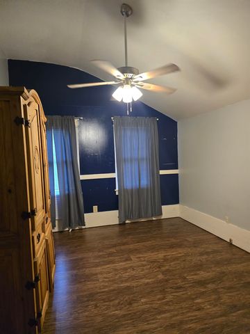 425 S Main St., Longview, TX 75601