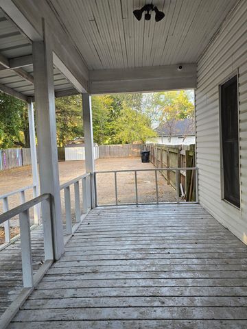 425 S Main St., Longview, TX 75601