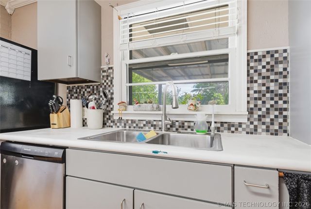1522 Colorado Avenue, Bartlesville, OK 74003