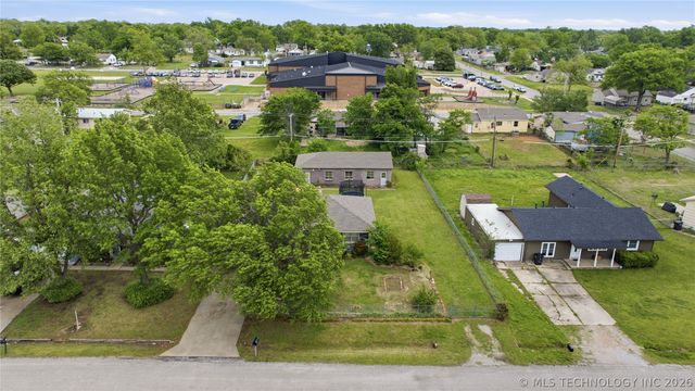 1522 Colorado Avenue, Bartlesville, OK 74003