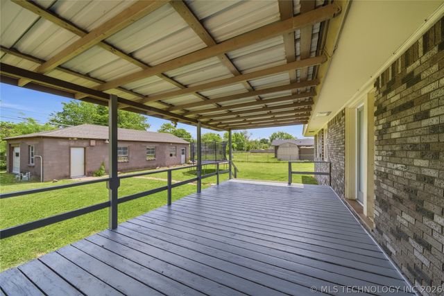 1522 Colorado Avenue, Bartlesville, OK 74003