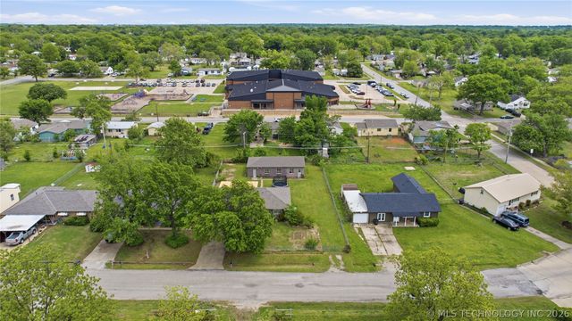 1522 Colorado Avenue, Bartlesville, OK 74003
