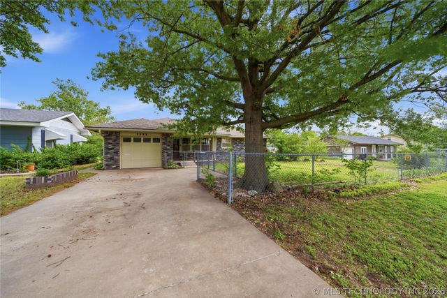 1522 Colorado Avenue, Bartlesville, OK 74003