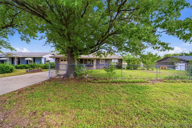 1522 Colorado Avenue, Bartlesville, OK 74003